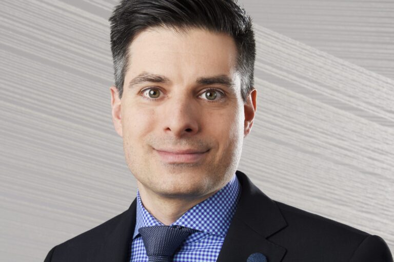 Ein Foto von dem Mann Andreas Christen, Mitglied der Geschäftsleitung der Lantal Textiles AG.