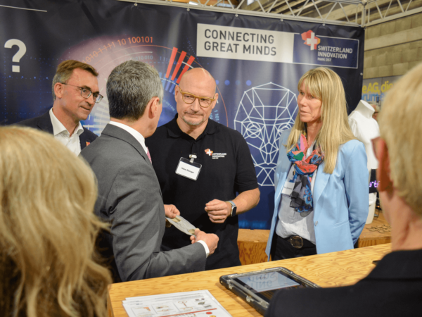 Ein Bild von dem Besuch des Bundesratspräsidenten an unserem Stand während dem Olma-Messen.