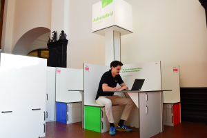 Beitragsbild Co-Working Tische - web